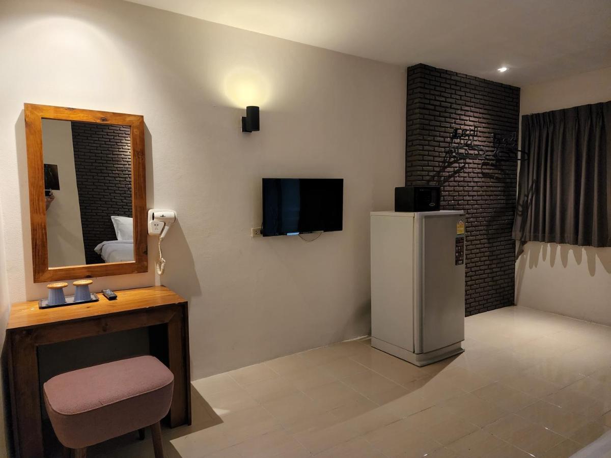 Hostel Dfeel House Patong Exterior foto
