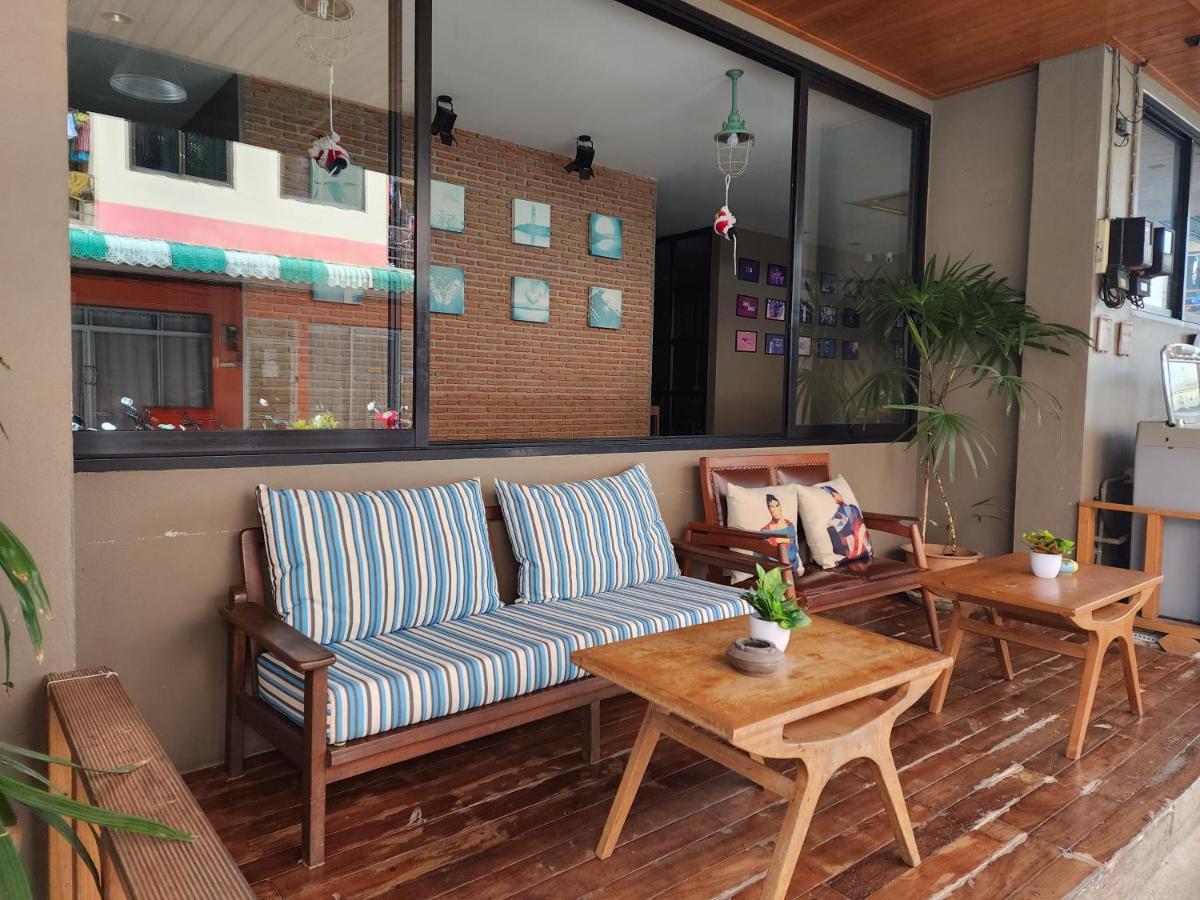 Hostel Dfeel House Patong Exterior foto