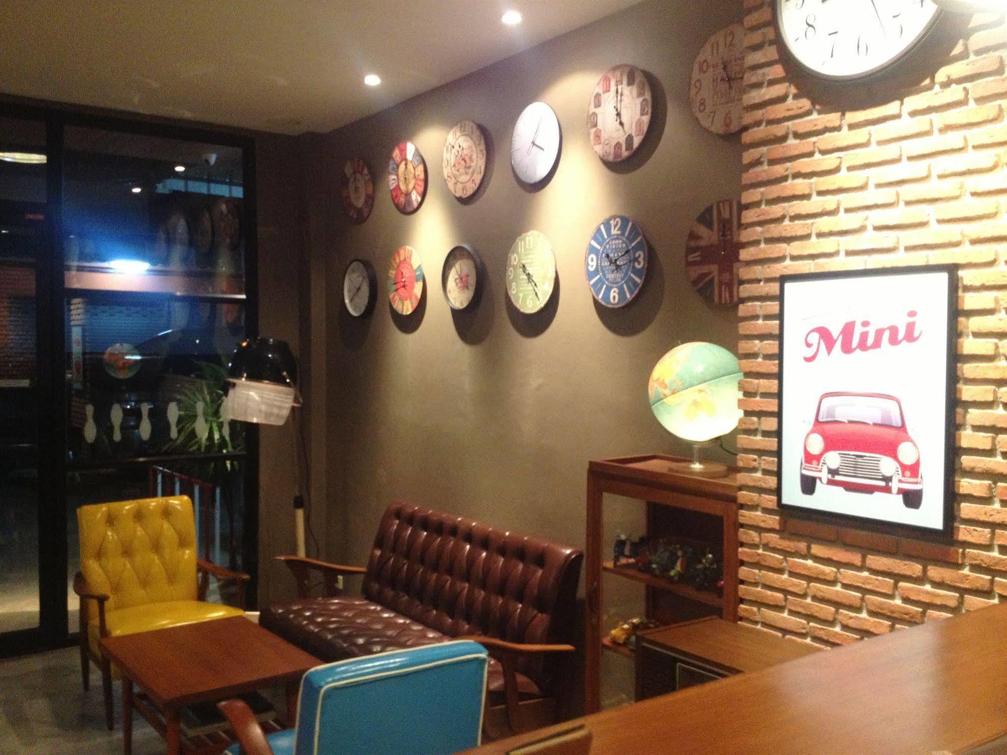 Hostel Dfeel House Patong Exterior foto